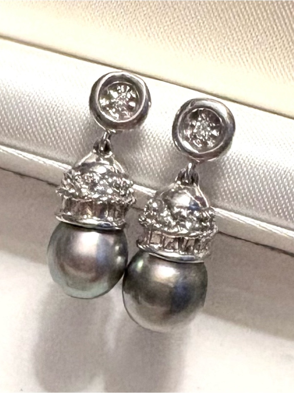 Vintage 14k White Gold Stamped Tahitian Pearl Diamond Accent Drop Earrings